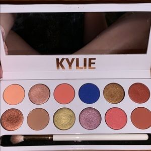 Royal peach palette